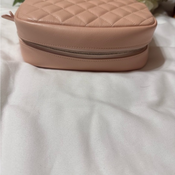 NEW Chanel Matelasse Curvy Light Pink Travel Bag - Picture 4 of 9